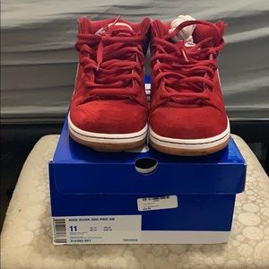 Nike dunk mid brickhouse